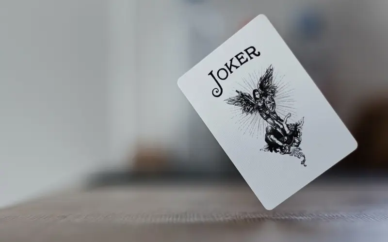 Quân bài Joker đóng vai trò chủ chốt trong bài Euchre